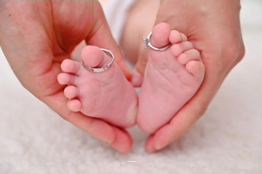 南城满月宝宝只放屁不排便